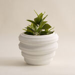 Homez off white resin vase 25.6*25.6*20.5 cm image number 1