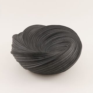 Mandana Planter Resin Black 35.7x33.8x13cm