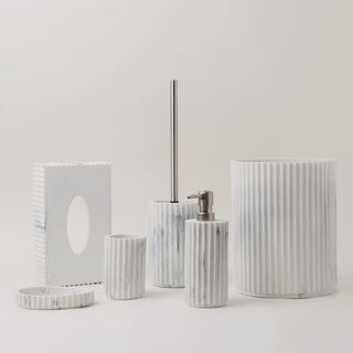 Homez polyresin lotion dispenser, white 7.6*4.5*20cm