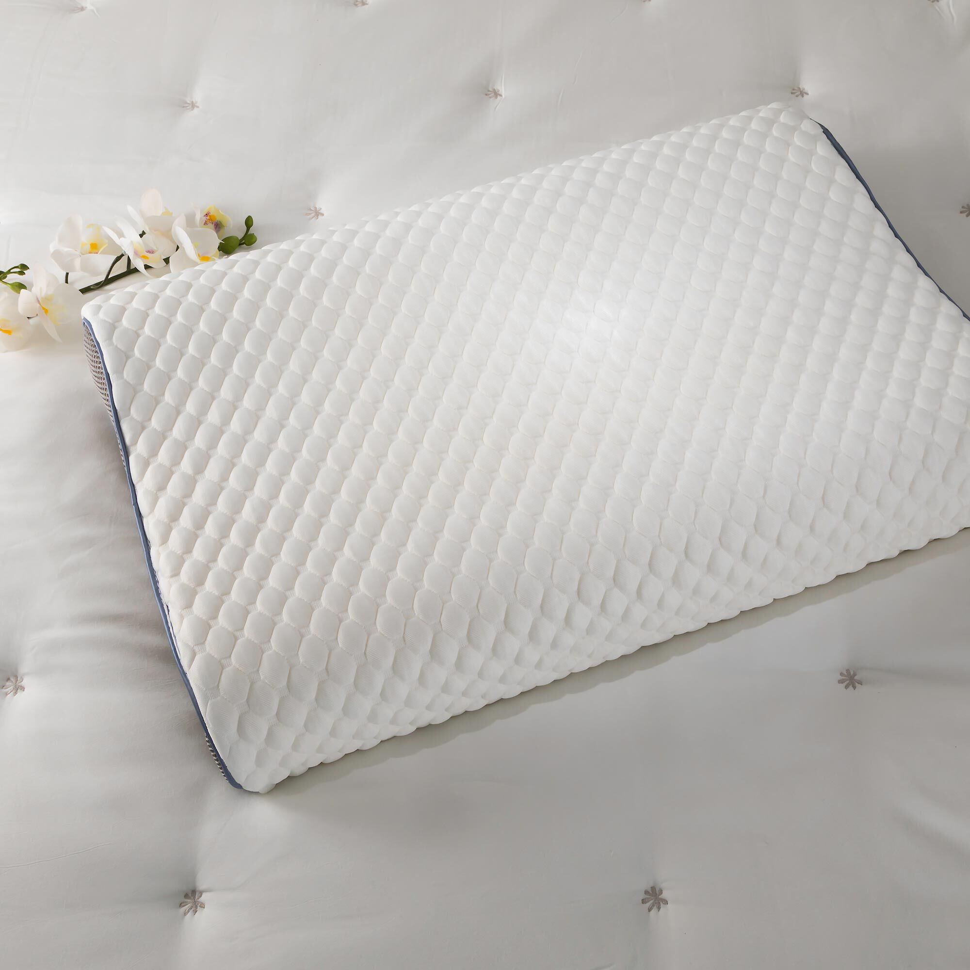 Cottage Contour Memory Foam Pillow With Cooling Jacquard
