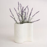 Homez off white resin plant pot 26.7*19*23.8 cm image number 0