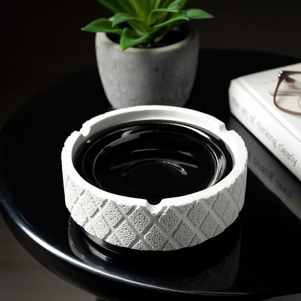 Ashtray White Ceramic With Black Base image number 4