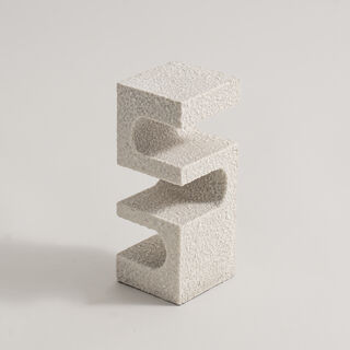 Homez resin sculpture 9*8*20.5cm, offwhite