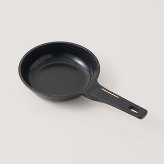 Alberto aluminum frying pan with lid 1.5l, black