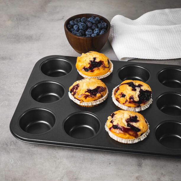 Betty Crocker Muffin Pan Nonstick 12 Muffins image number 0