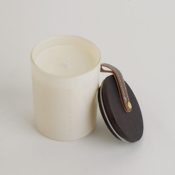Homez tuscan leather scented candle in jar 198g image number 3