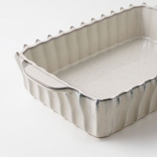 La Mesa oven to table wavy rectangular dish 39*22.5*8.5cm, cream