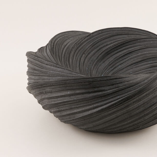 Mandana Planter Resin Black 35.7x33.8x13cm image number 2