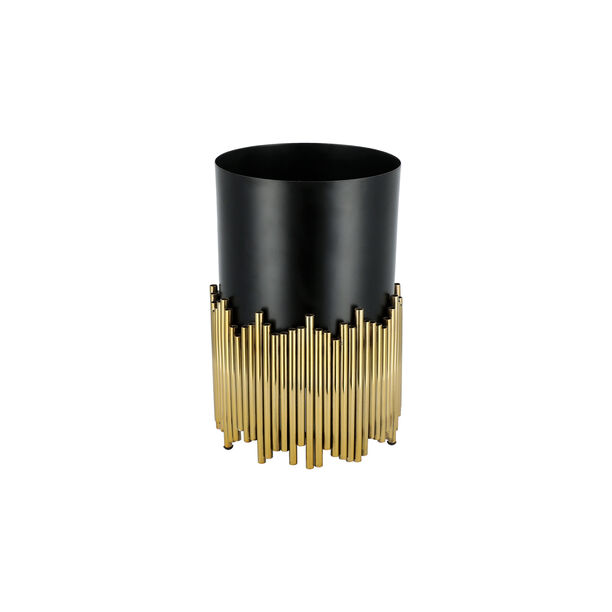 Planter image number 2