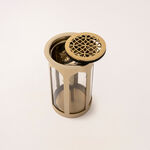 Qourb collection glass and gold metal oud burner 16.5*16.5*2 cm image number 2
