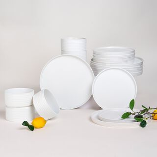 La Mesa white porcelain 18 pc dinner set