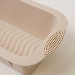 Alberto silicone baking mould 25.3*13*6.6cm, cream