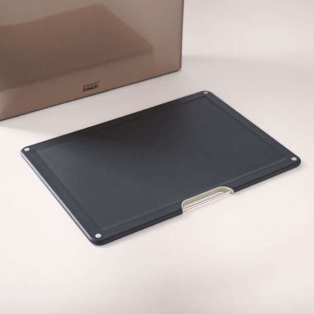 جوزيف جوزيف طقم لوح تقطيع فولاذي 4 قطع باللون الأسود والروز قولد image number 2