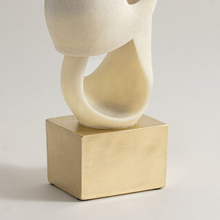 Homez resin sculpture 19.5*12.5*48.5cm, offwhite