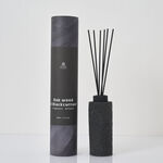 Diffuser 100ml oak wood & blackcurrant fragrance in black image number 0