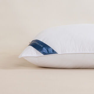 وسادة سوبر كومفورت بغطاء قطني وحشوة مايكروجل