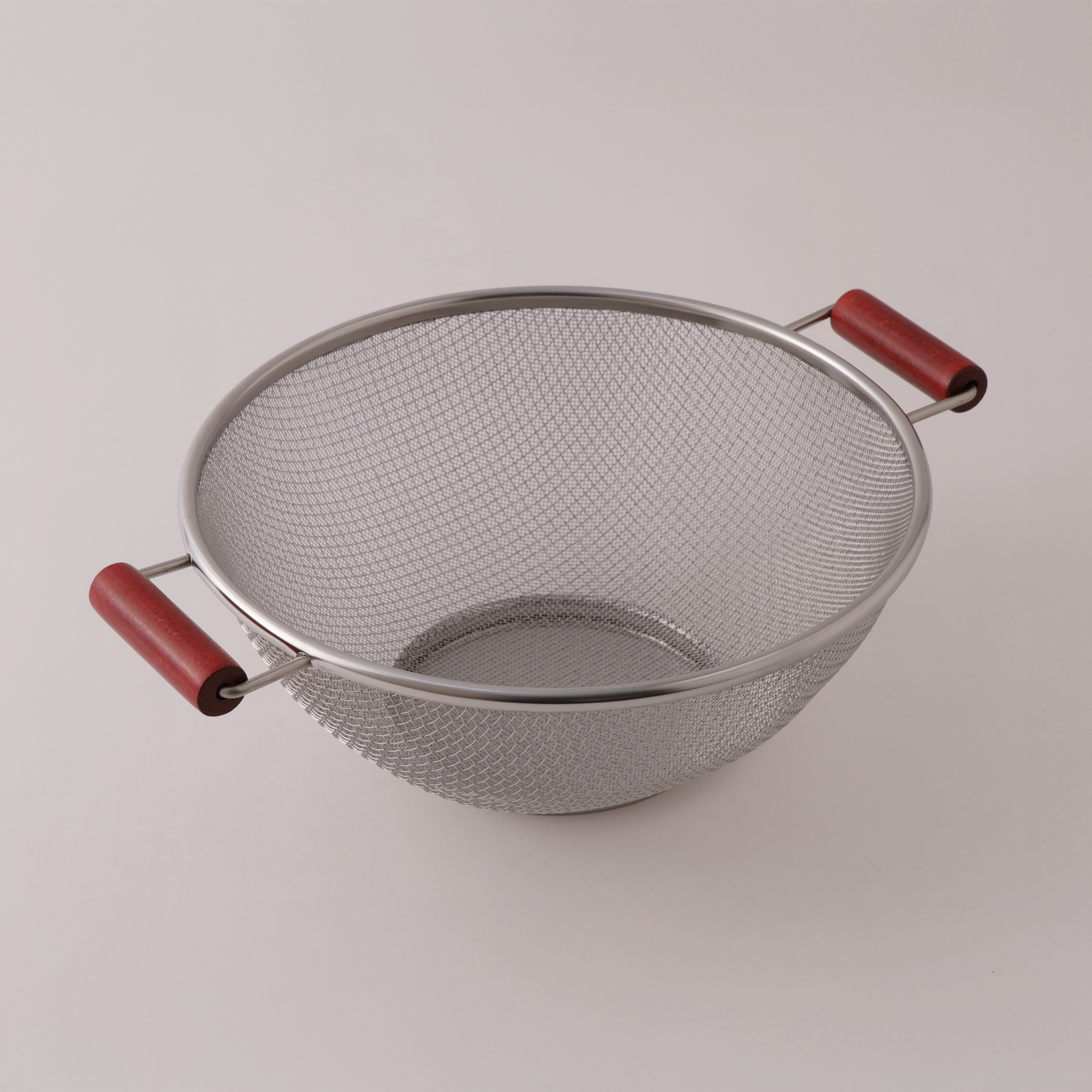 البرتو مصفاة ستانلس ستيل بمقابض خشب 54*43*27.5سم، فضي