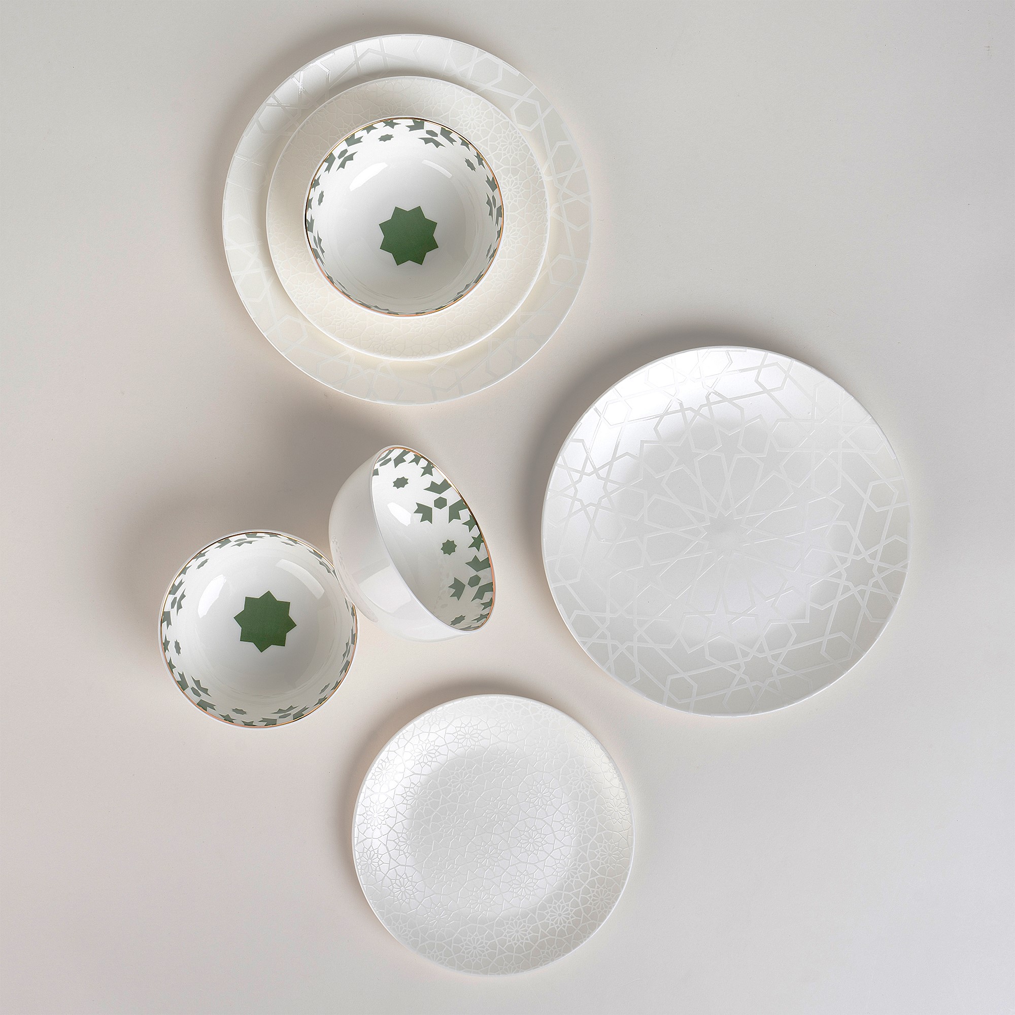 

La Mesa white porcelain 18 pc dinner set