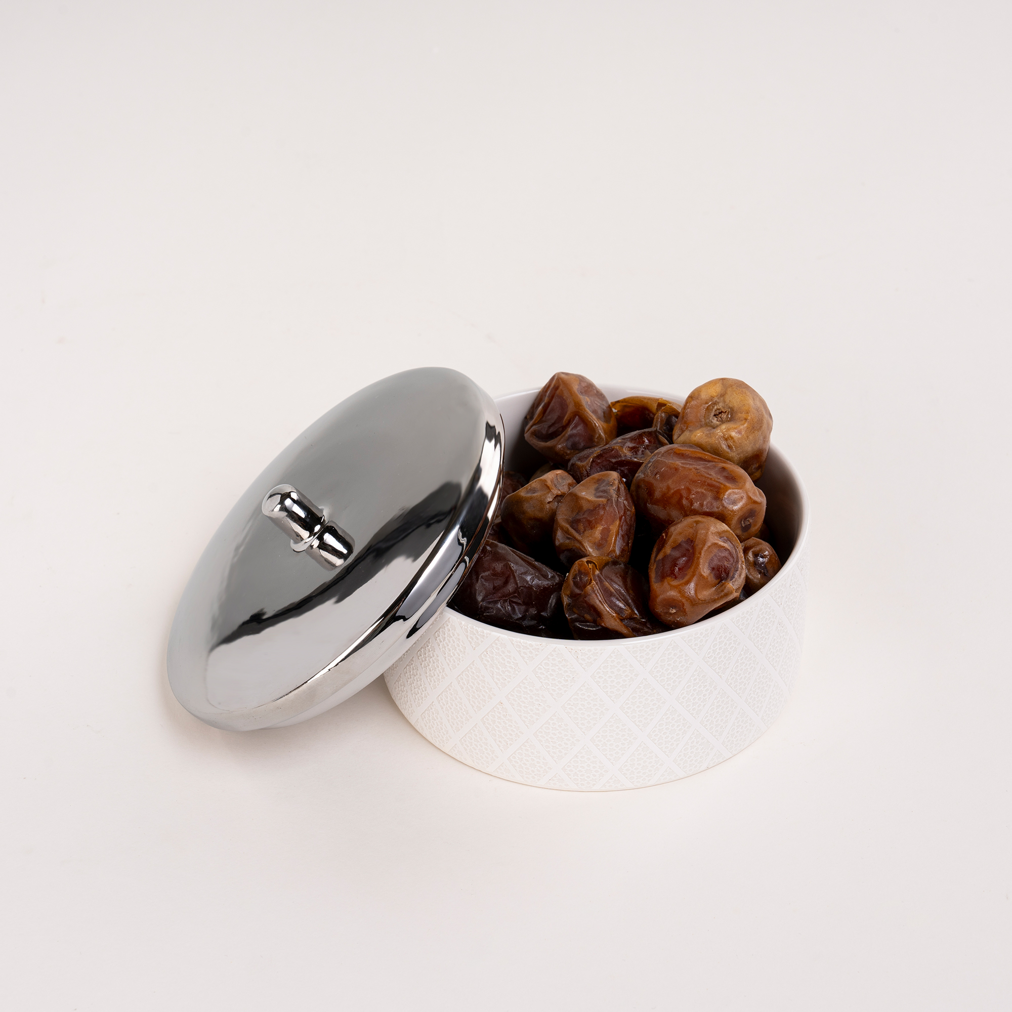 

Dallaty white & silver porcelain date bowl with lid 12.3*12.3*3.3 cm