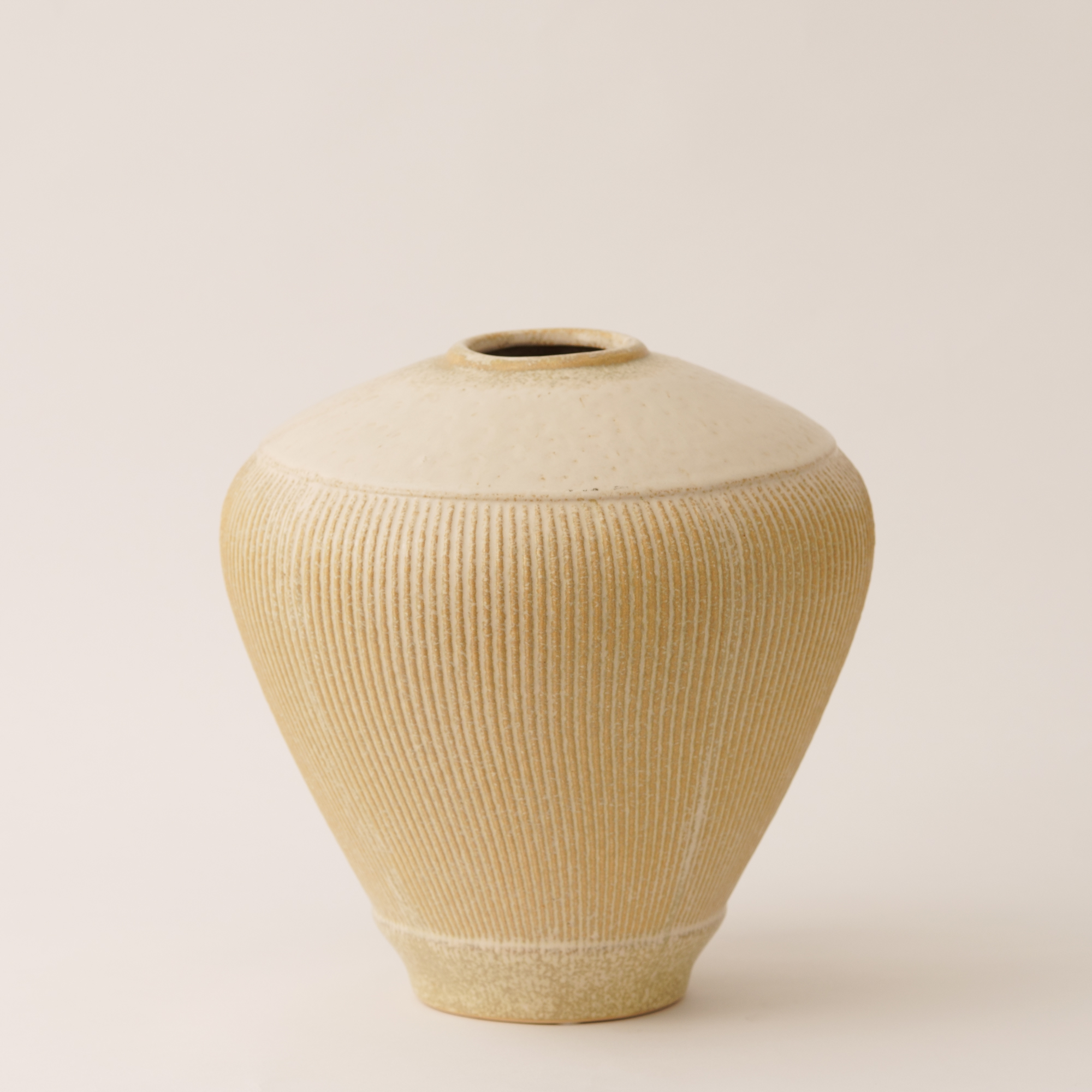 

Ceramic vase 25 * 25 * 25.5 cm