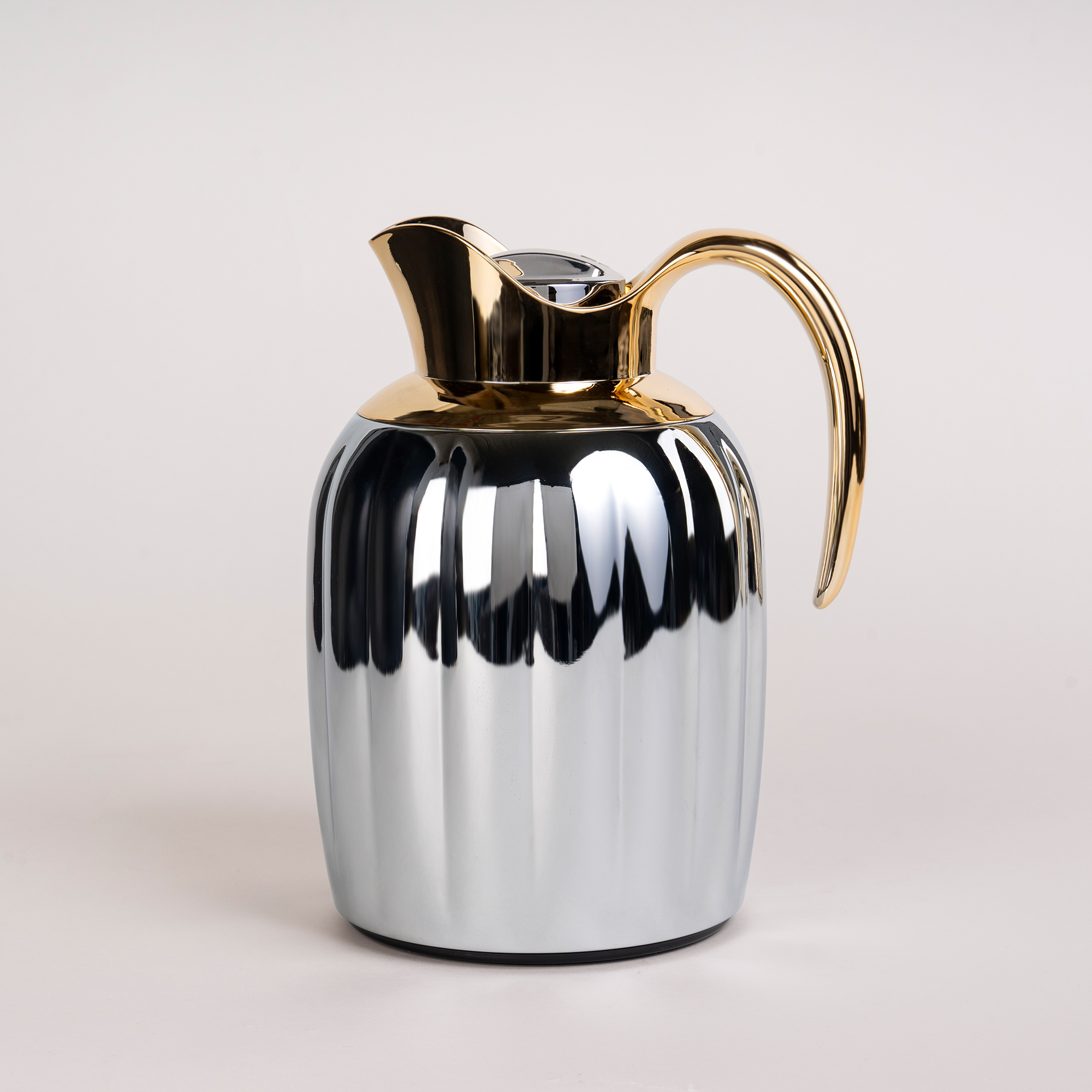 

Dallaty pumpk steel vacuum flask chrome and gold 1L