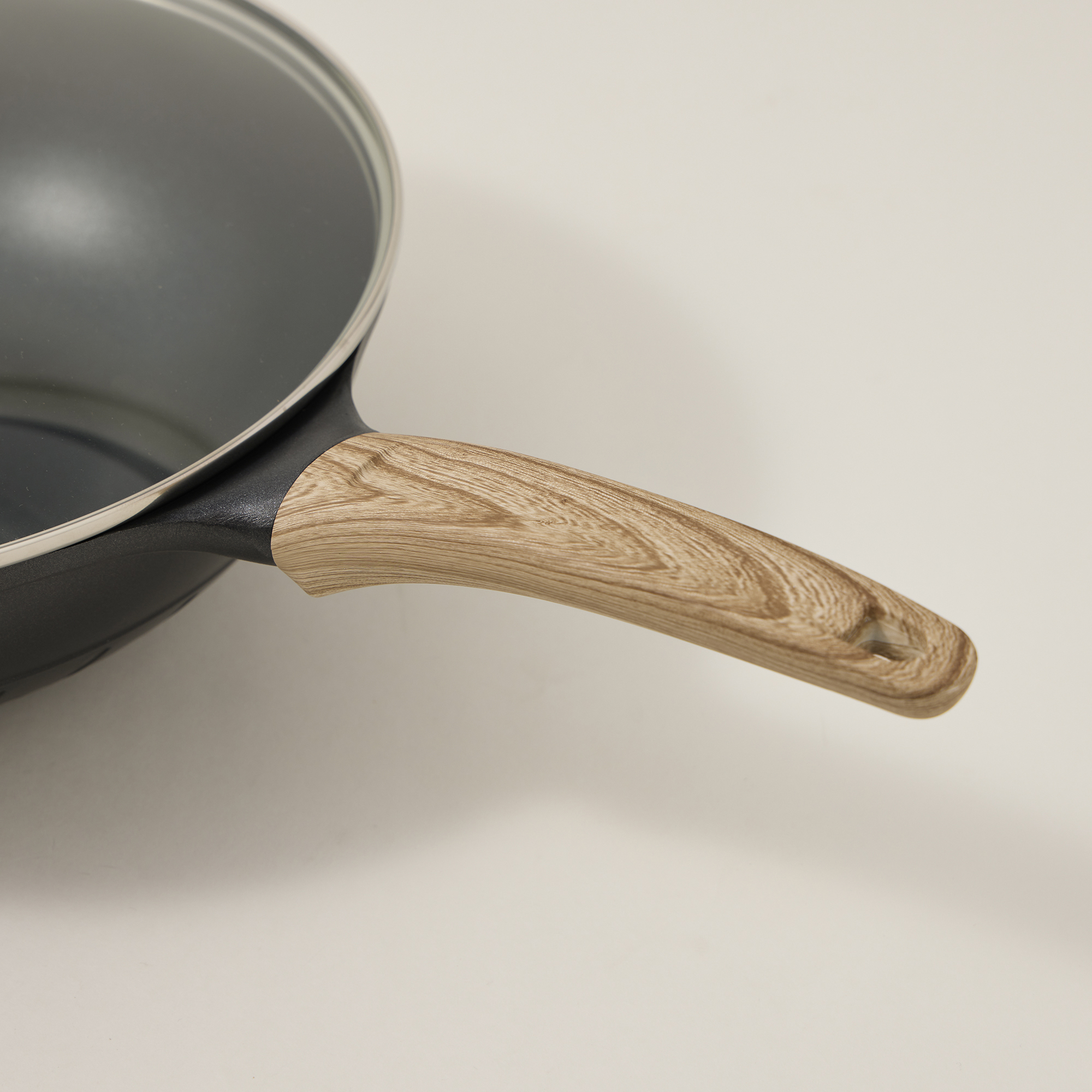 

Alberto Non Stick Wok Pan With Glass Lid Black Color