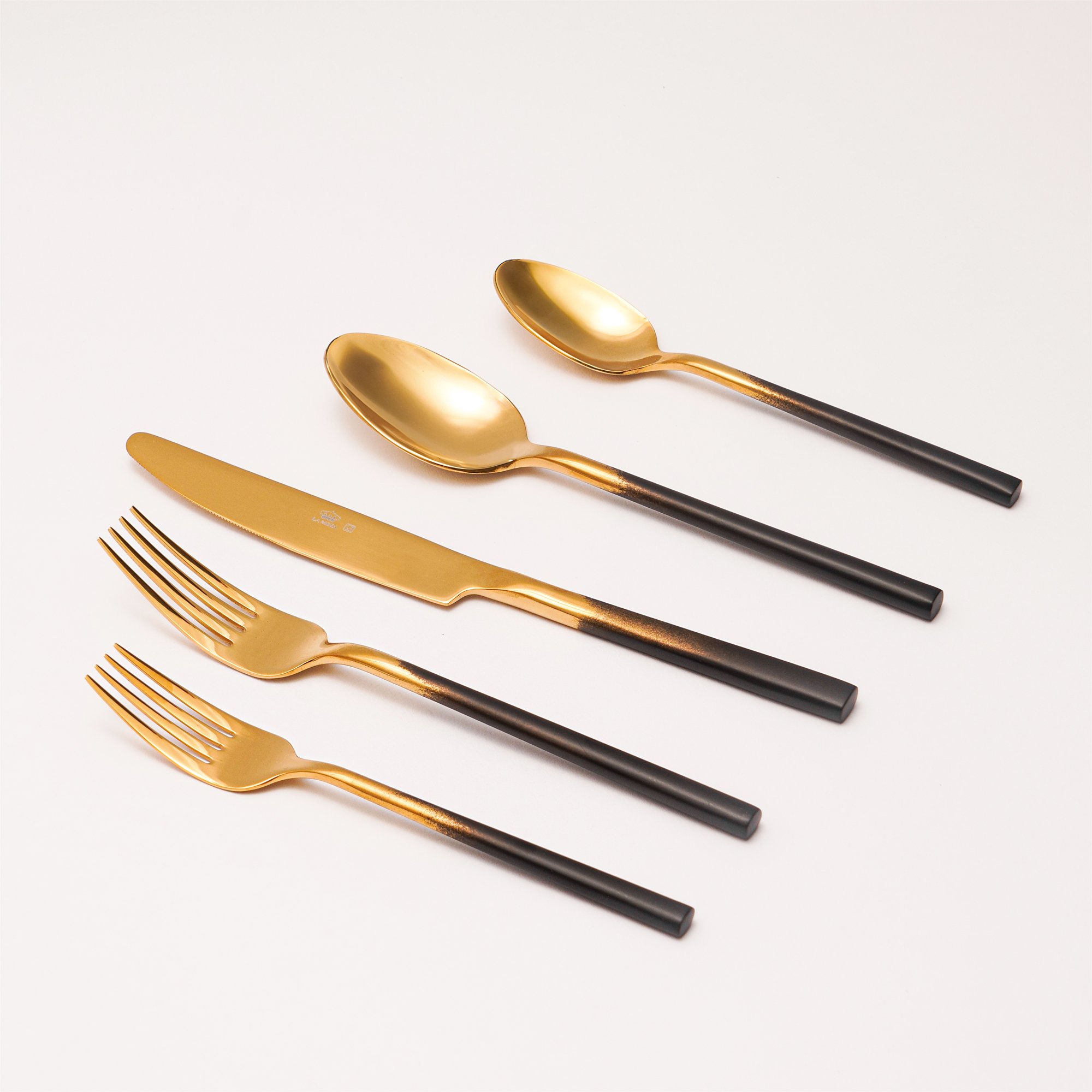 

La Mesa gold plated + black finished stainless steel cutlery set 20 pc