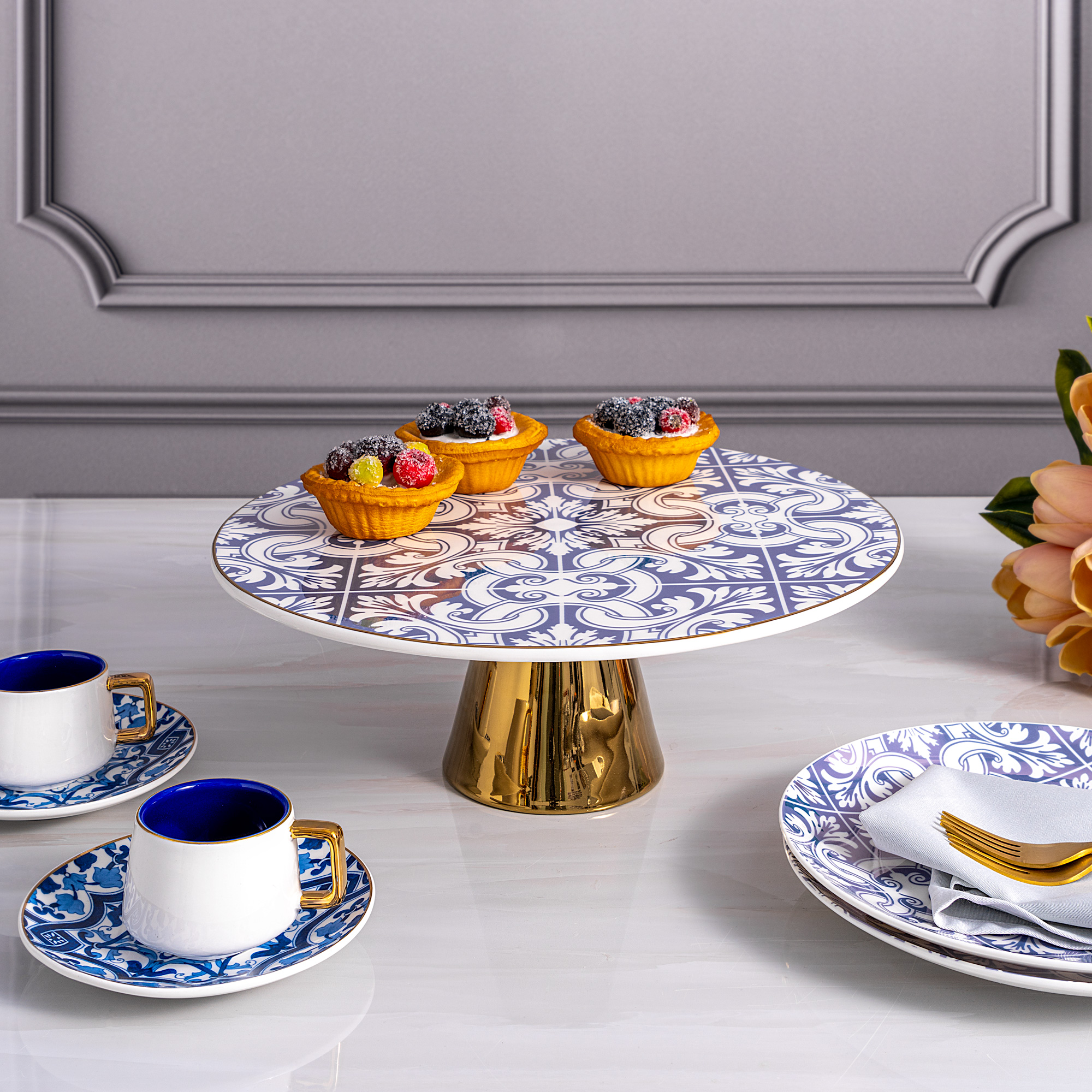 

La Mesa Portu Casa Footed Cake Stand 30Cm