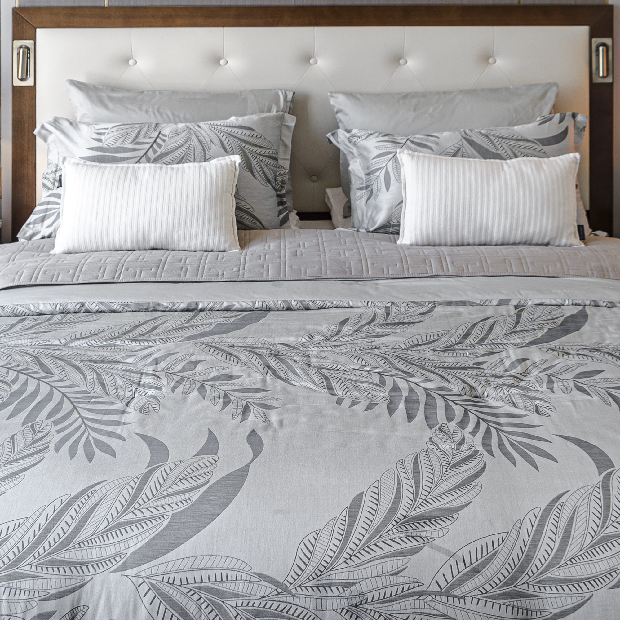 

5Pcs Comforter Set King Size
