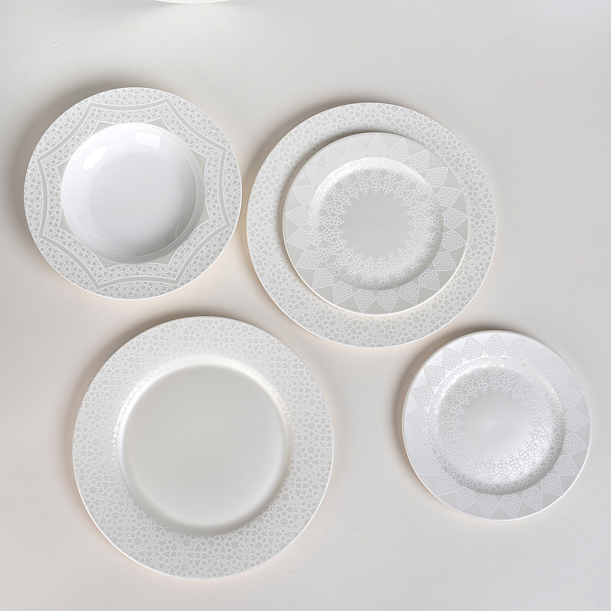 

La Mesa white porcelain 18 pc dinner set