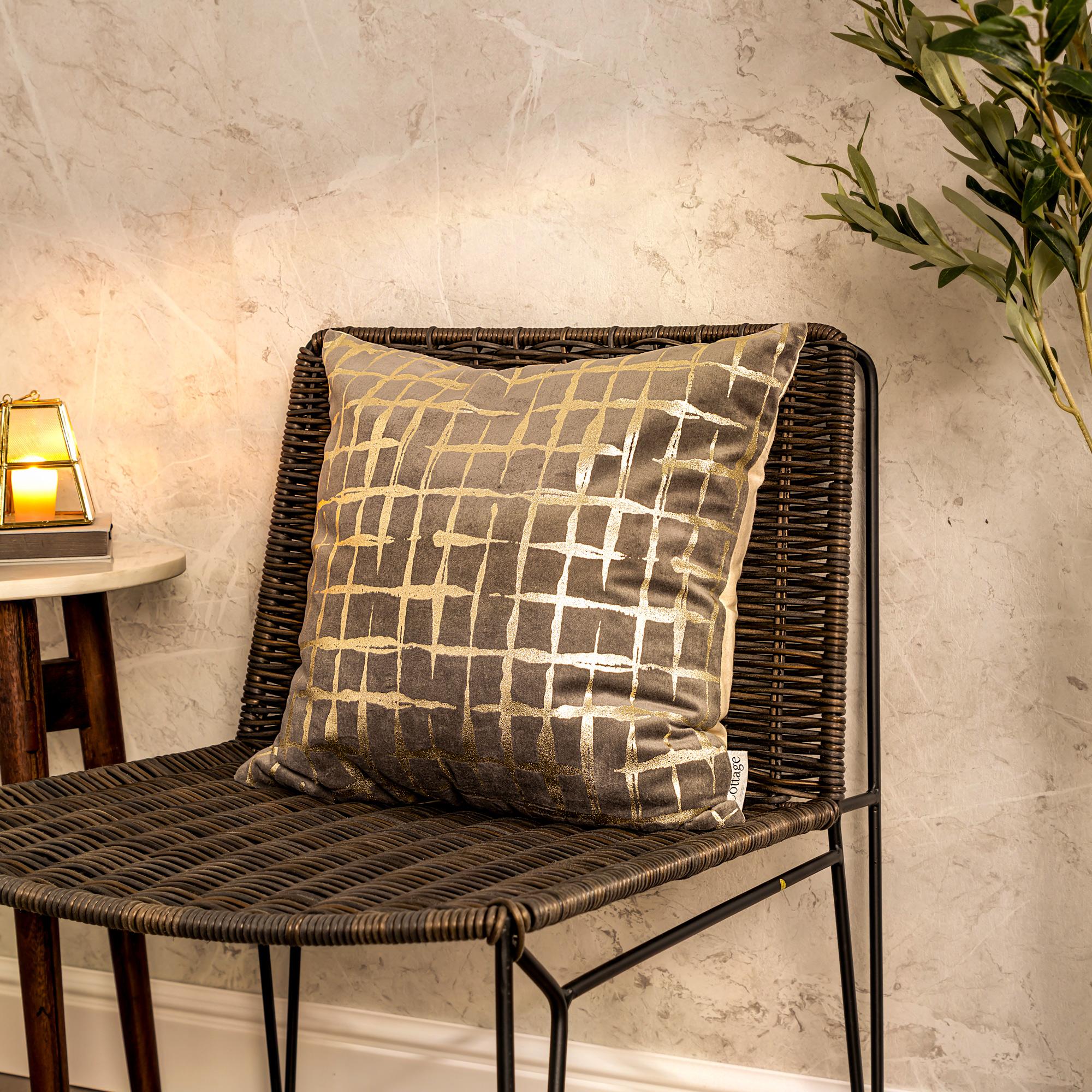 

Cushion
