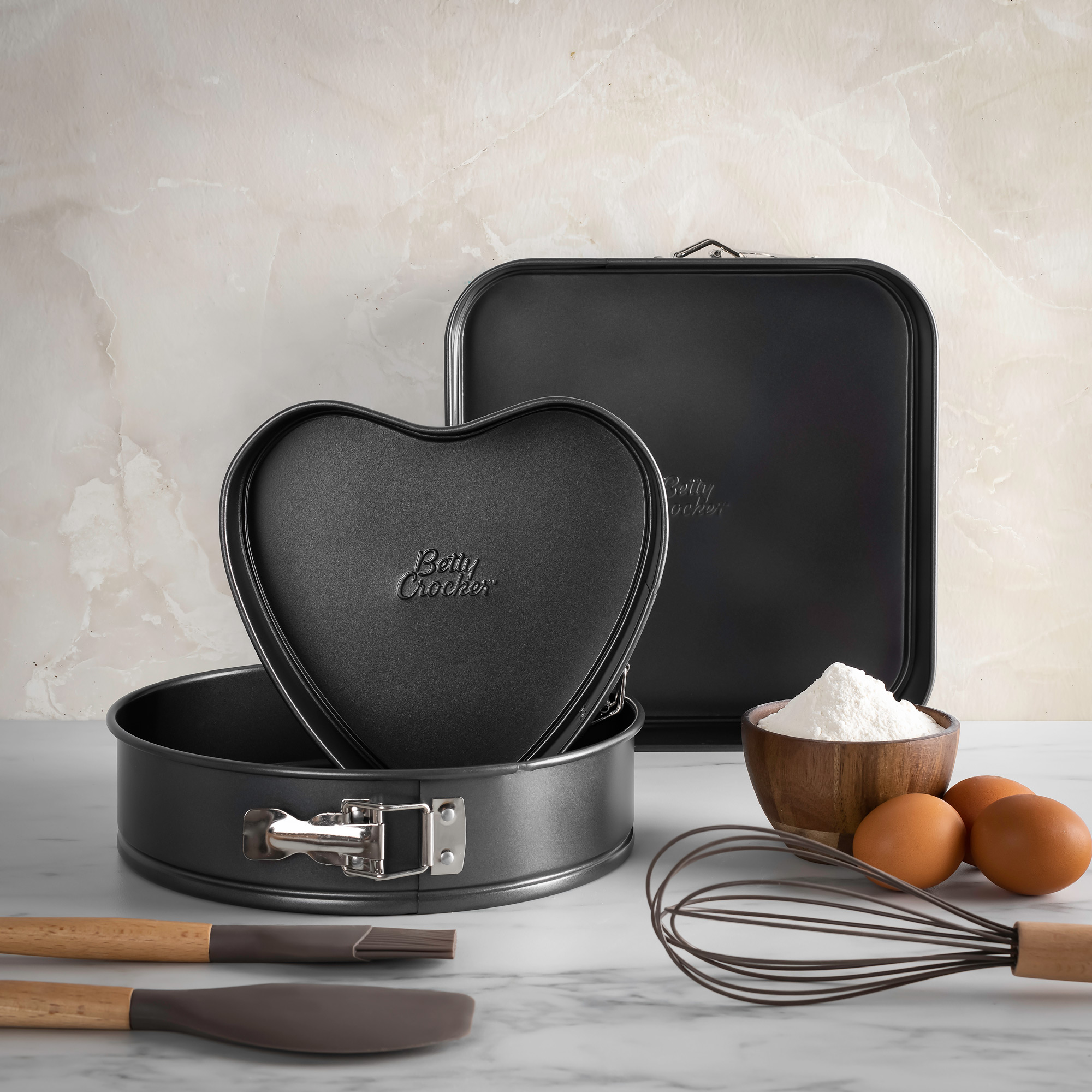 

Vanilla Nonstick 3 Pieces Baking Pans Heart + Round + Square