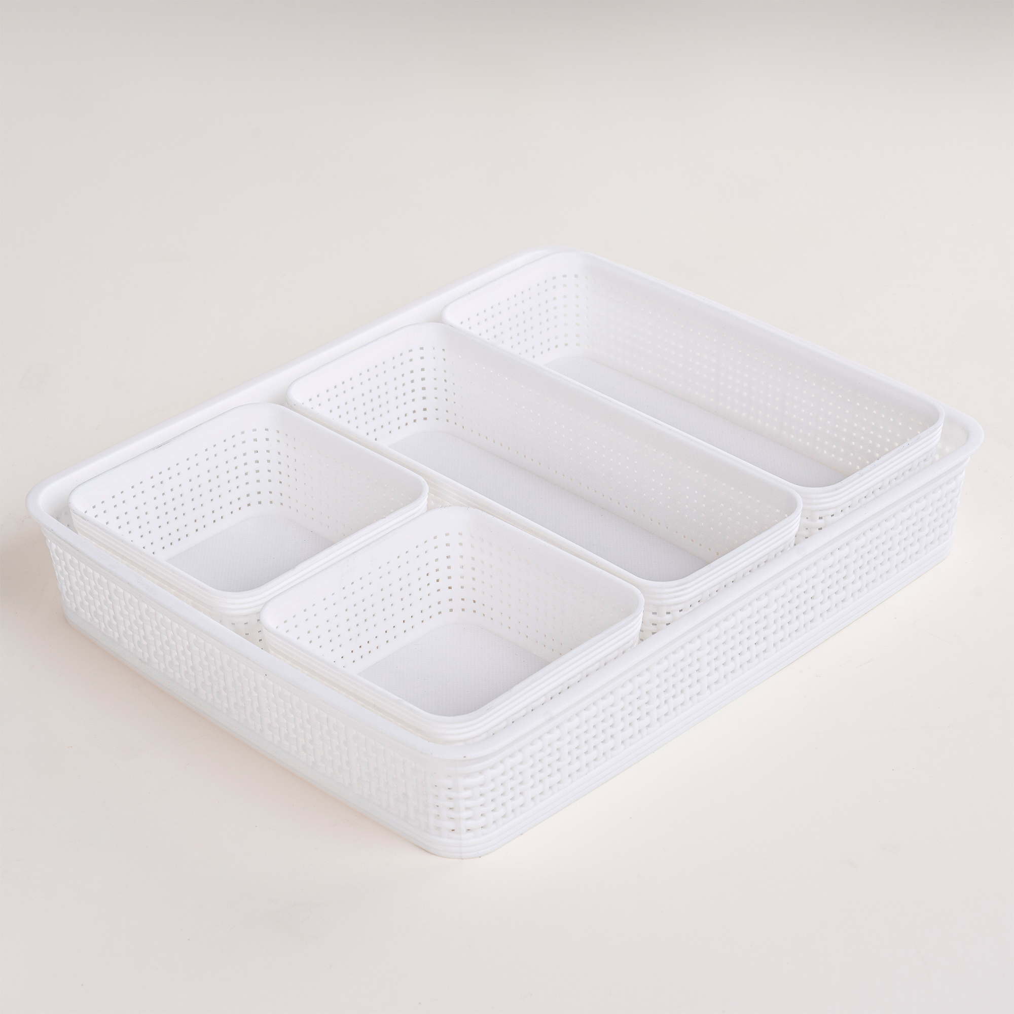 

White plastic storage basket set 5 pcs