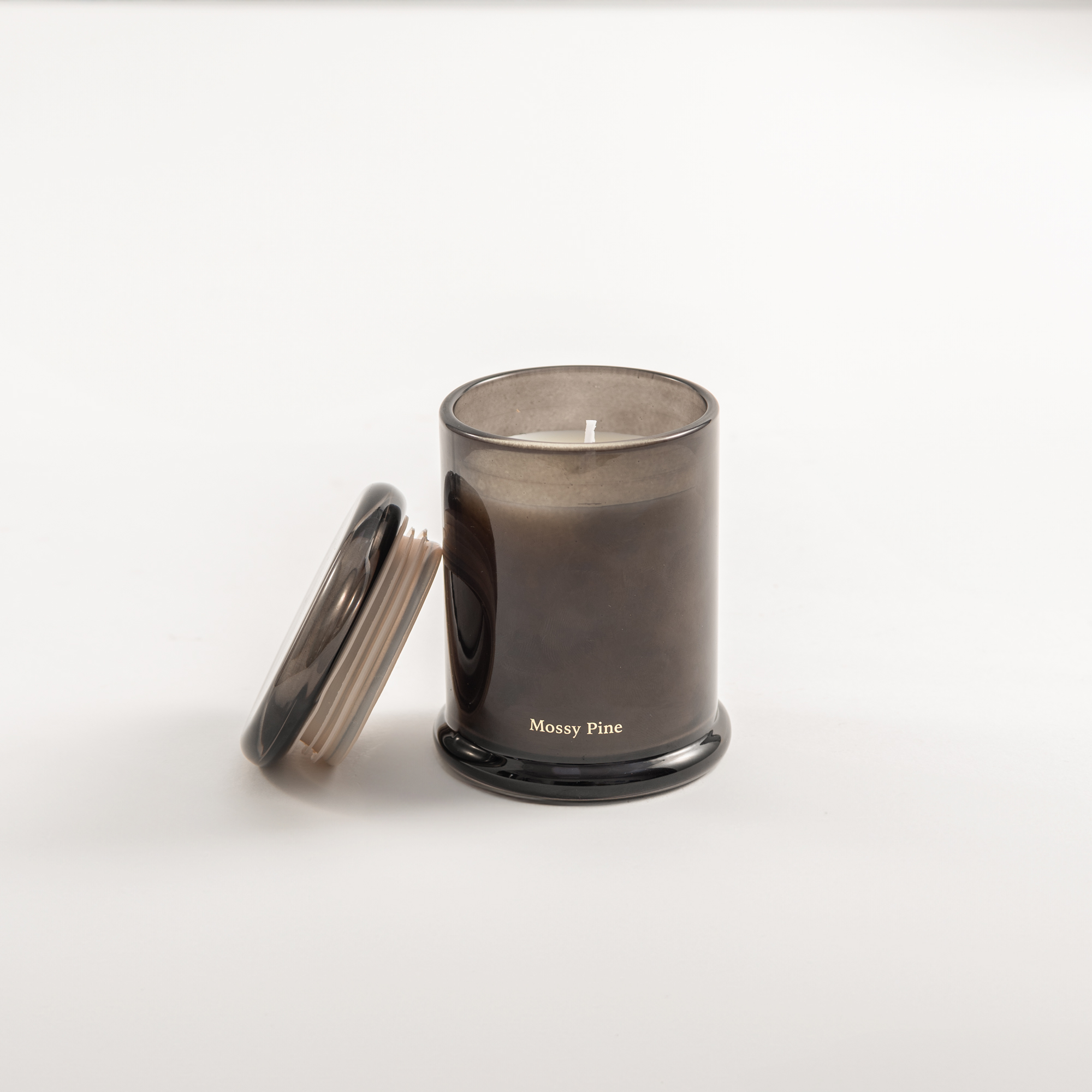 

Mossy pine scetnd candle 160G
