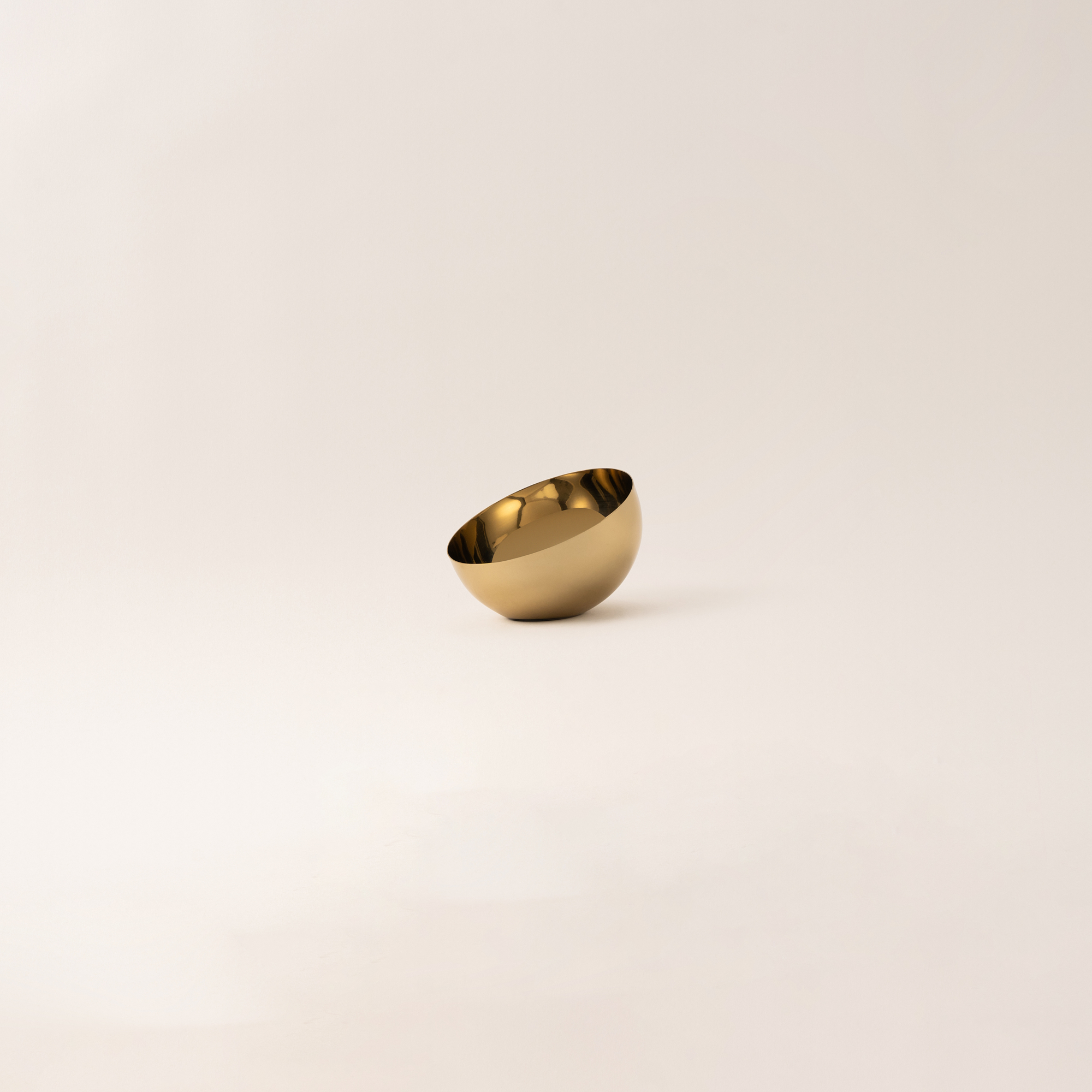 

Oulfa gold steel nuts bowl