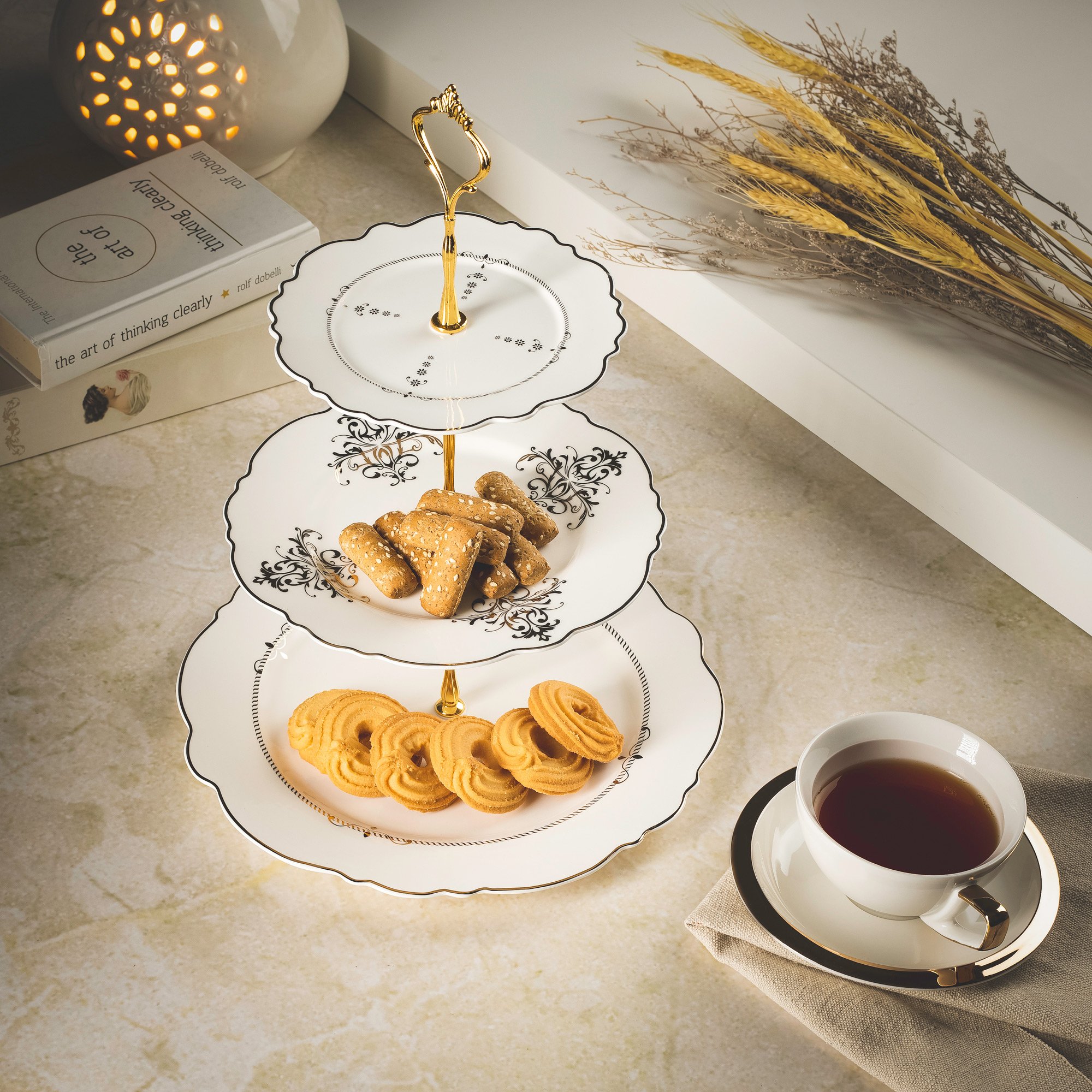 

Andalusian Gld Frill 3 Tiers Cake Stand
