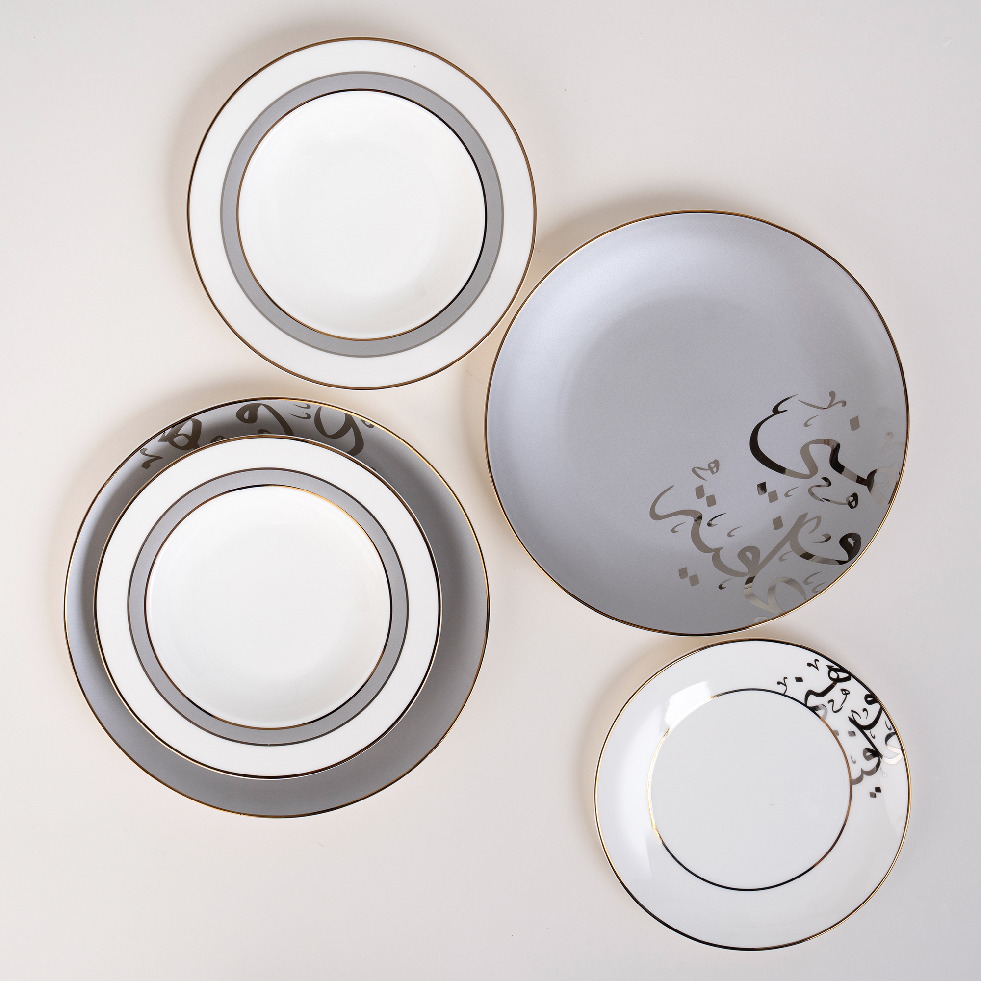 

La Mesa Dinner Set 18 Pieces Hanaa Silver