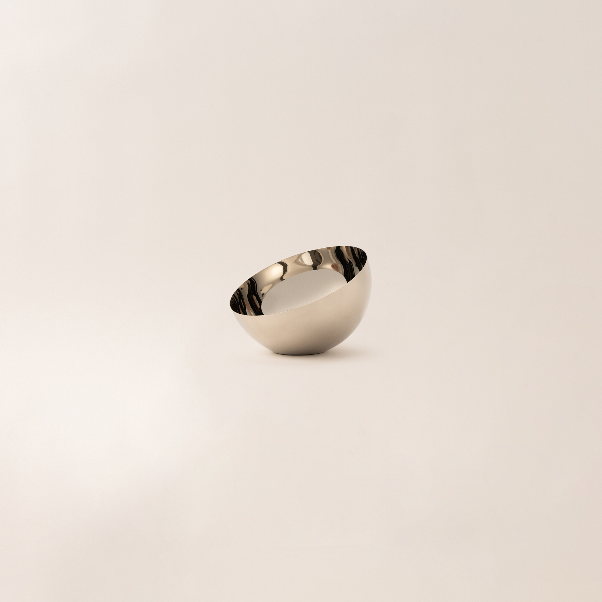 

Oulfa silver steel nuts bowl