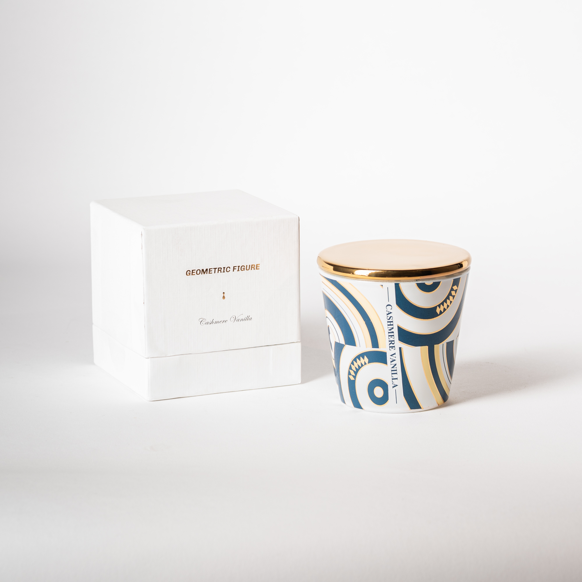 

Cashmere vanilla scented candle in a jar 160g