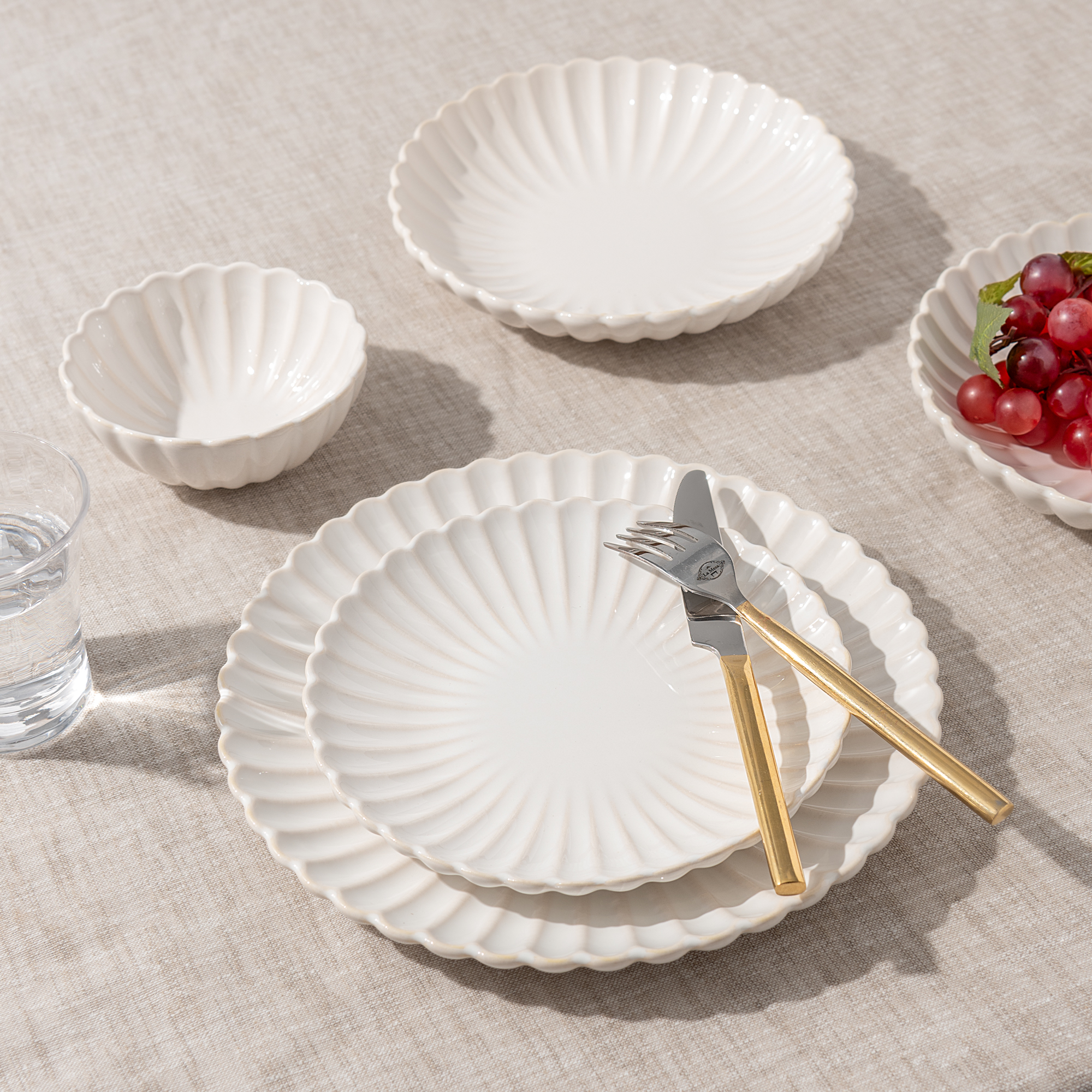 

la mesa glaze cream white porcelain 16 Pcs dinner set