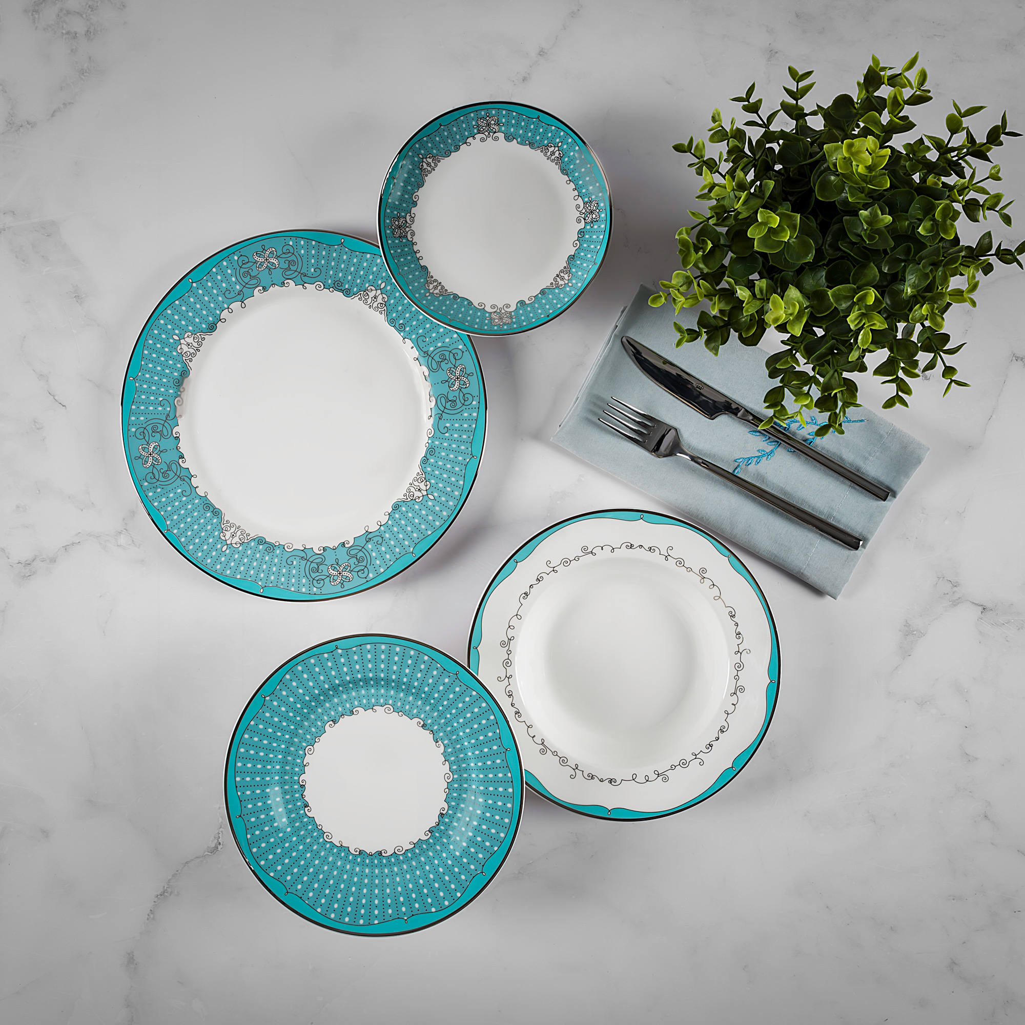 

La Mesa white bone porcelain 16 pc dinner set