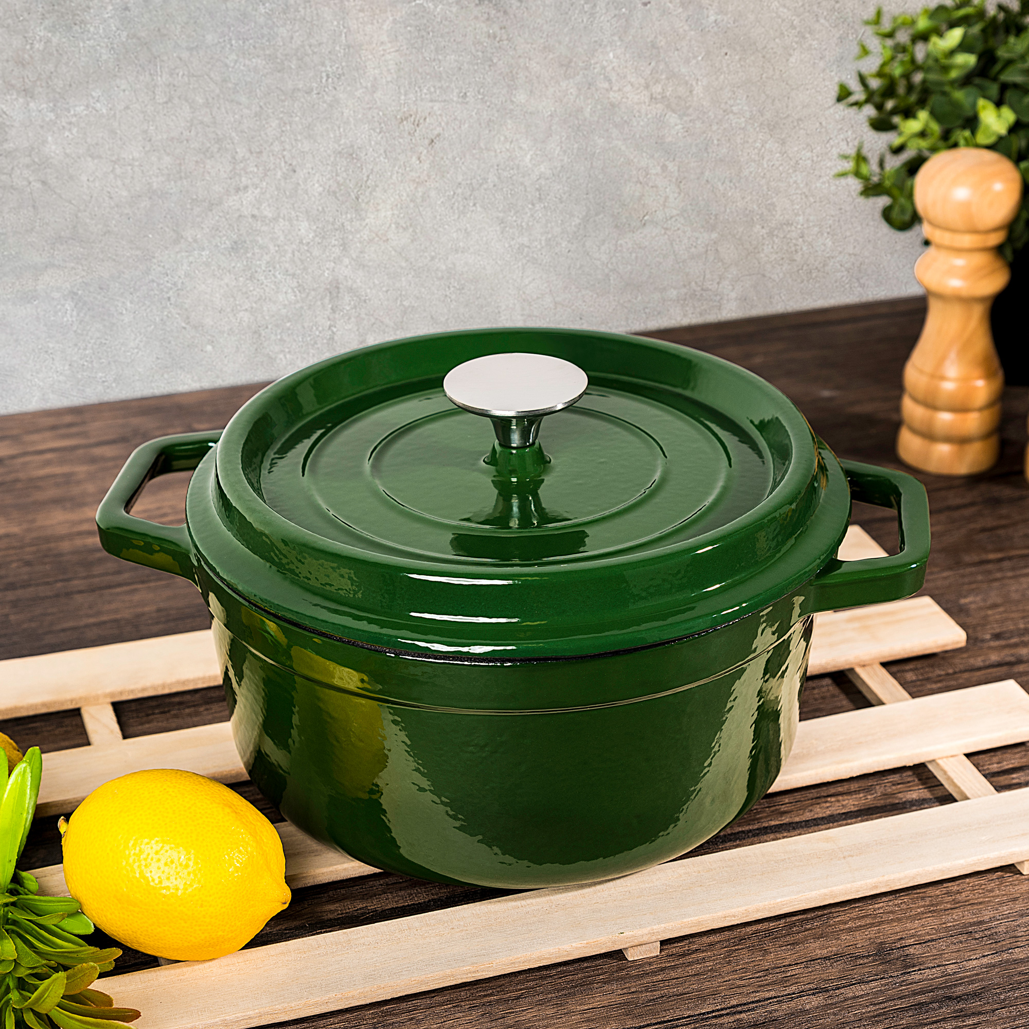 

Alberto cast iron dark green pot 24 cm