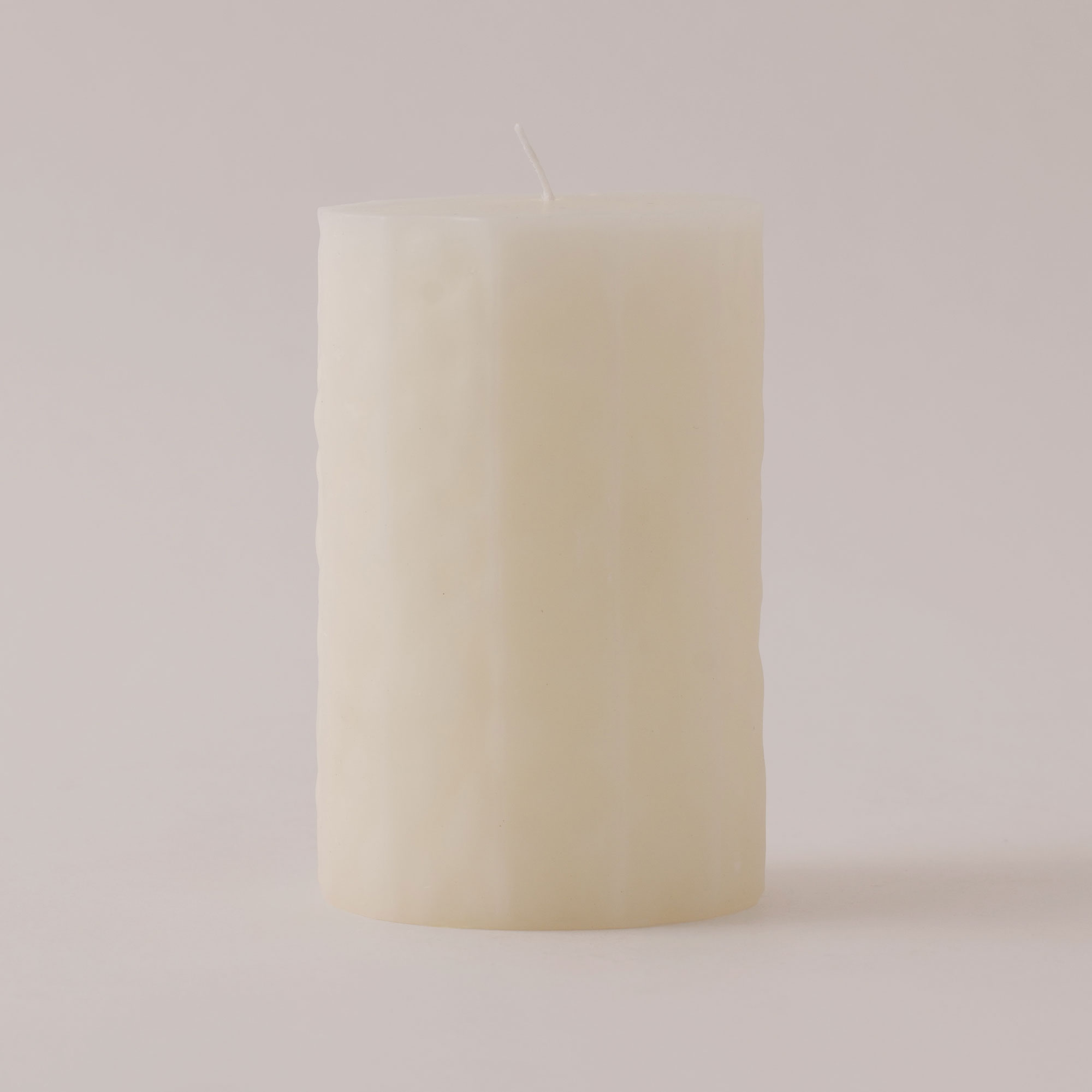 Homez soya wax elegant candle, white 7*7*10.5cm