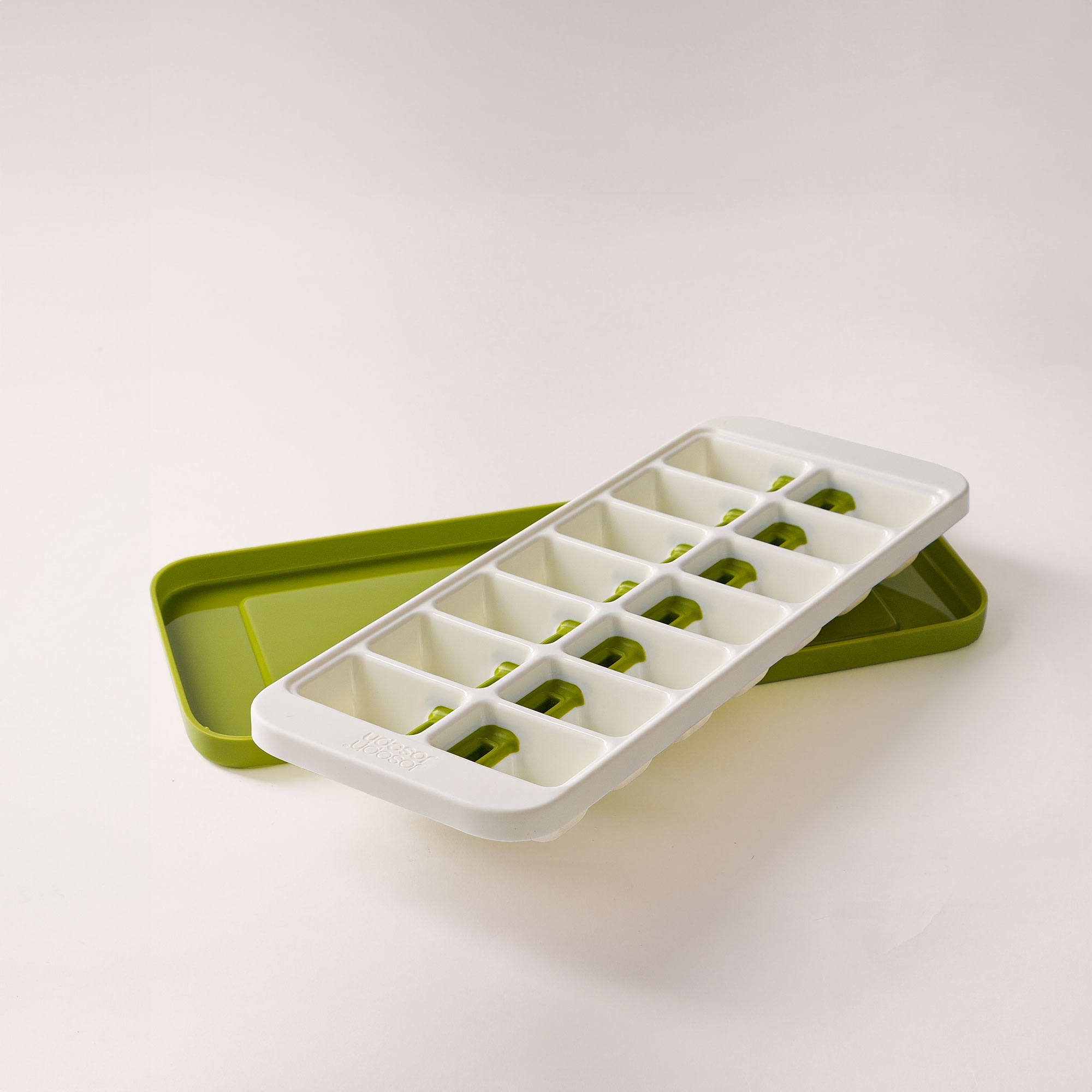 

Joseph Joseph ice cube tray quicksnap plus green