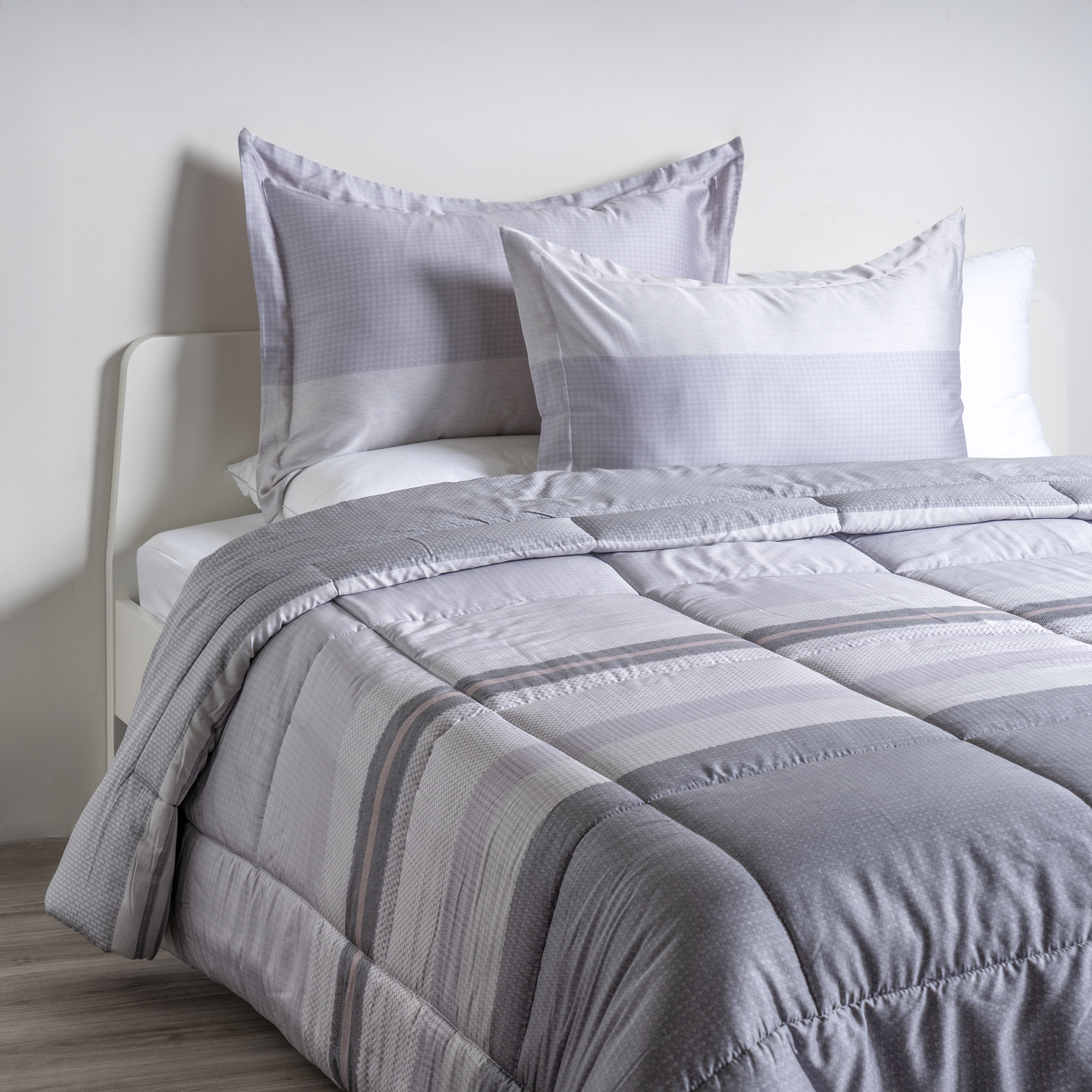 

Boutique Blanche Modern Flux 3pc Comforter Queen 220*240 cm