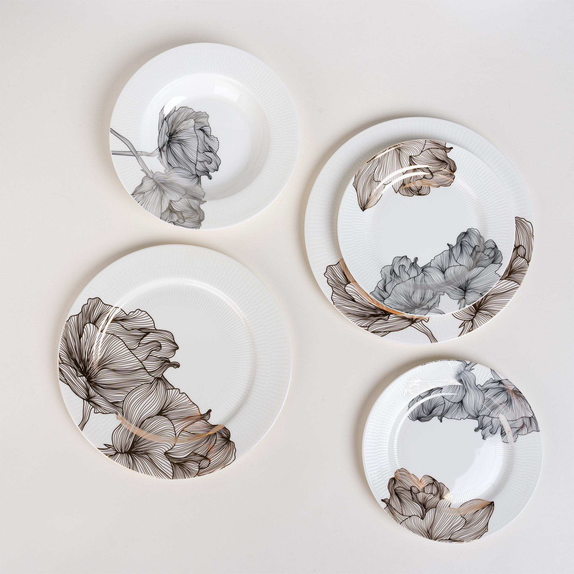 

La Mesa Porcelain Dinner Set 18 Pieces Golden Garden