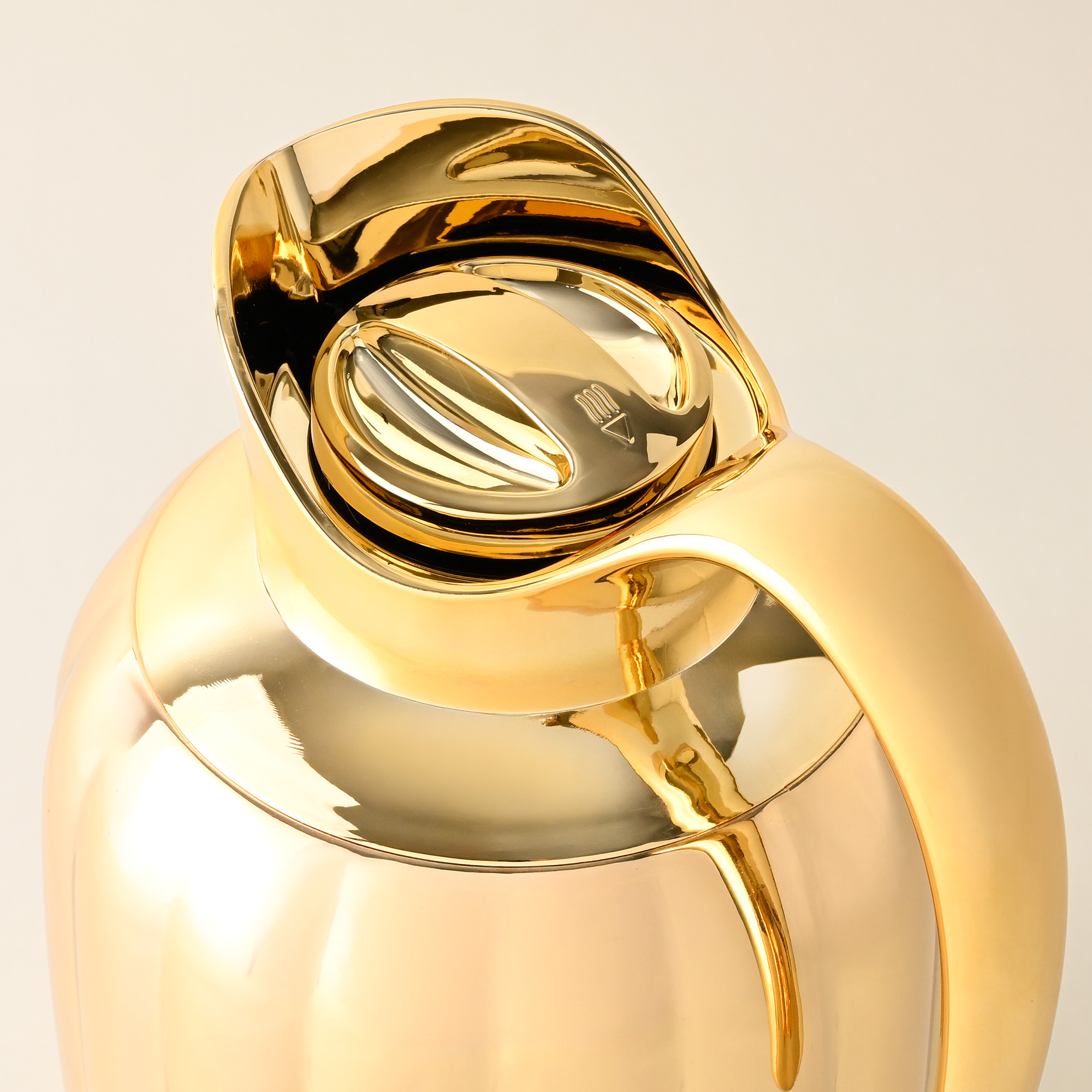 

Dallaty pumpk vacuum flask gold 1L
