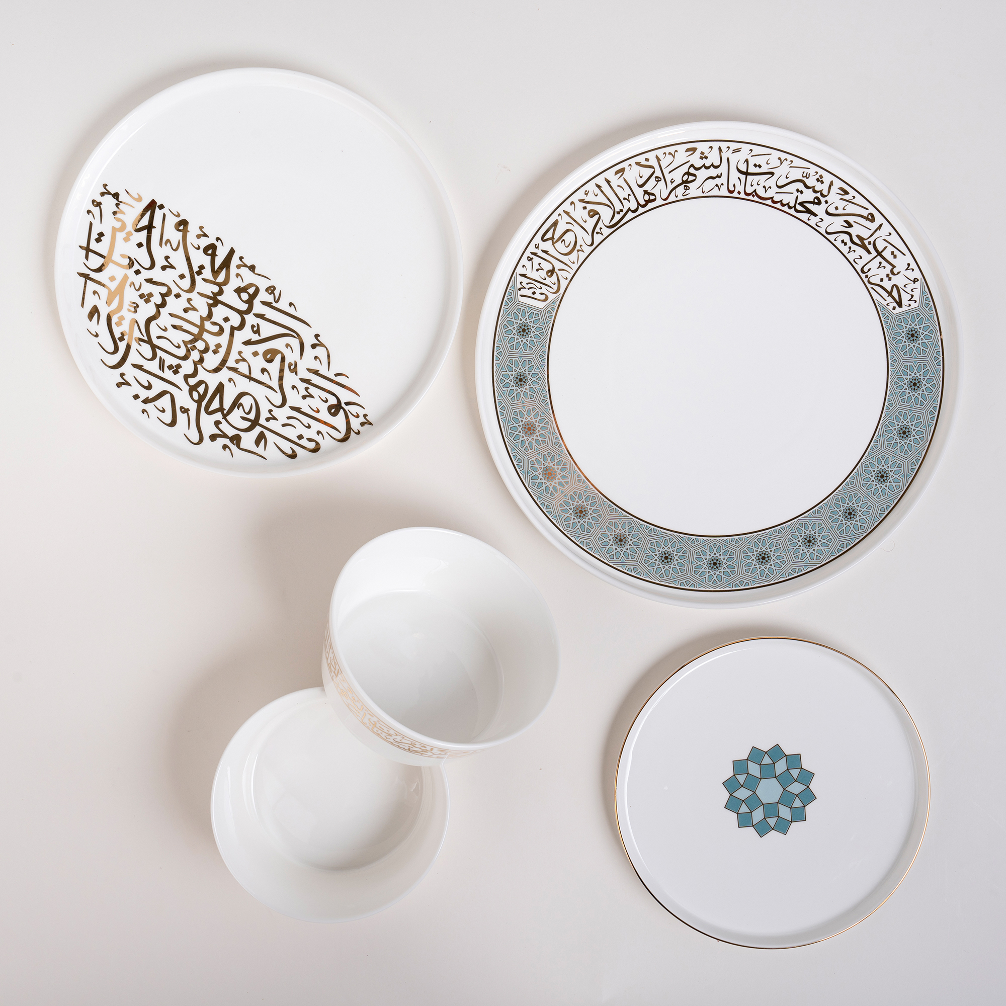 

Misk 16 Pieces Porcelain Dinner Set