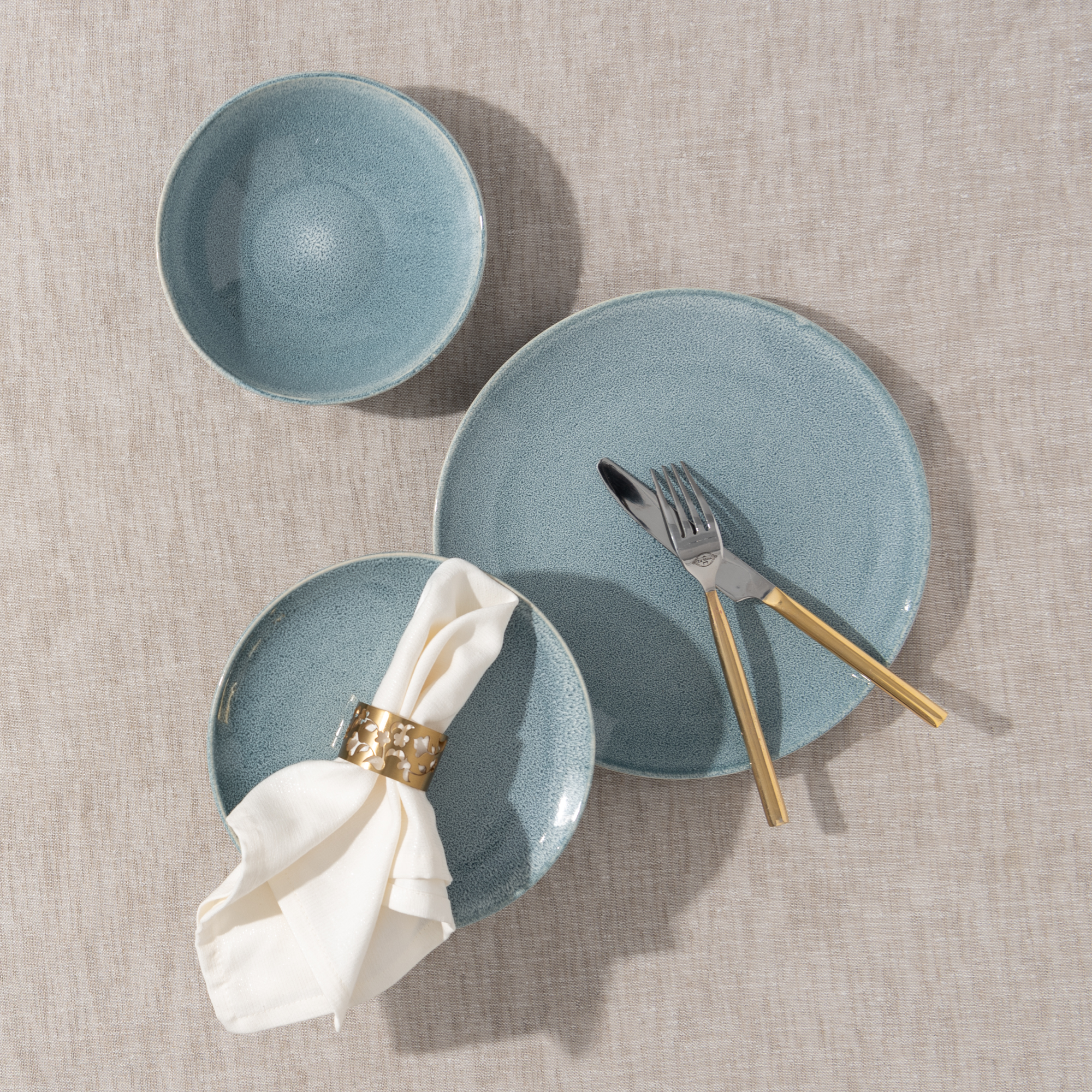 

la mesa glaze blue white porcelain 18 Pcs dinner set