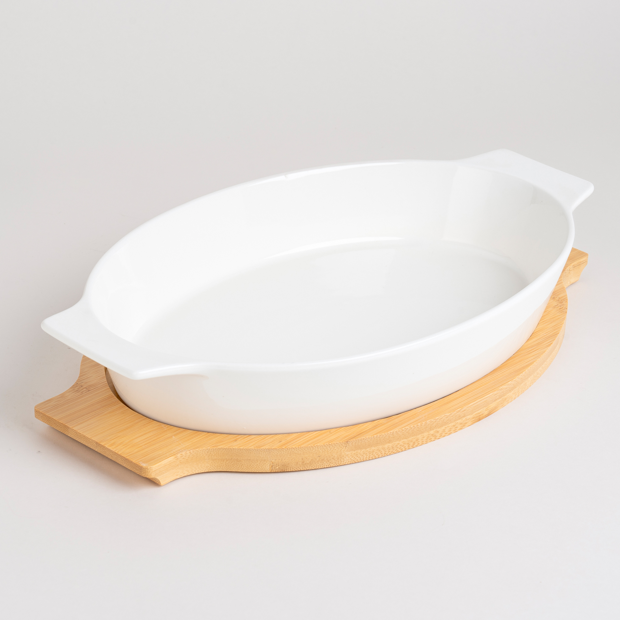 

Oval Plate With Bamboo